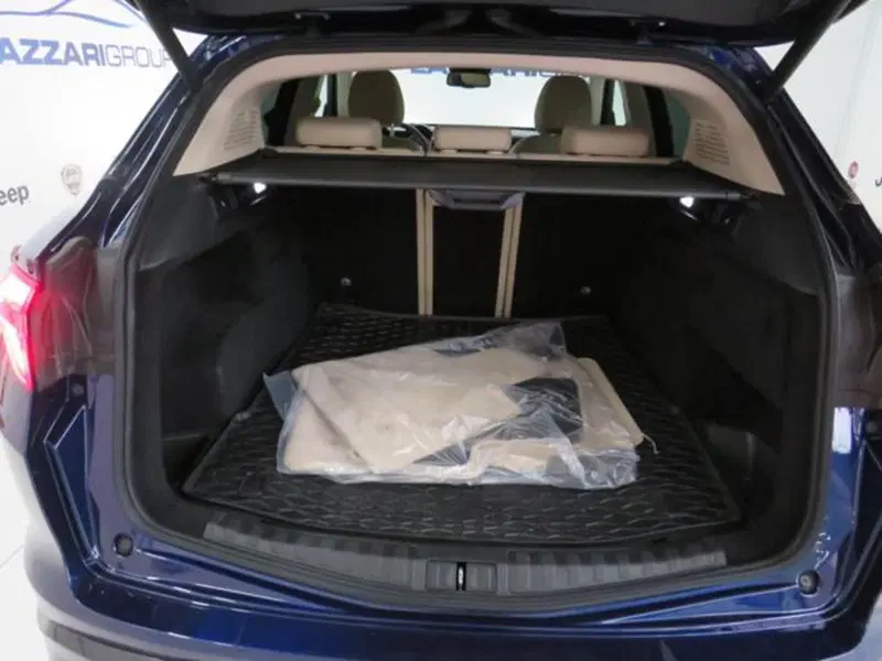 Alfa Romeo Stelvio usata a Lodi (9)