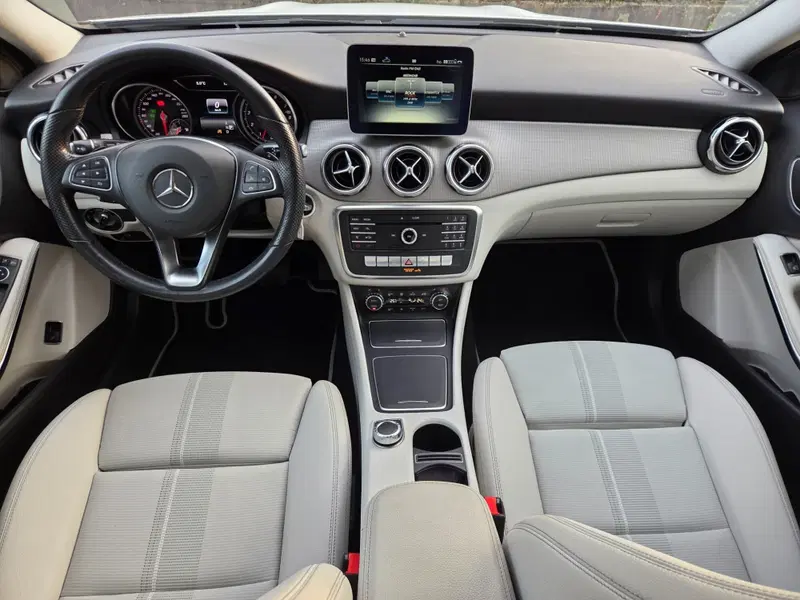 Mercedes-Benz GLA SUV usata a Torino (9)