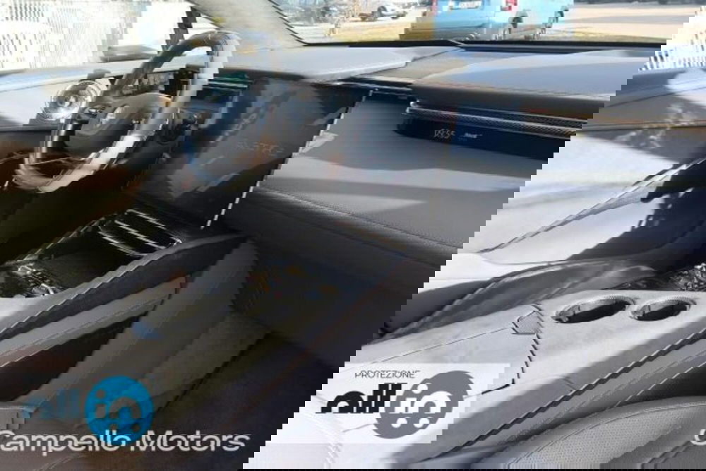 Lotus Eletre usata a Venezia (13)