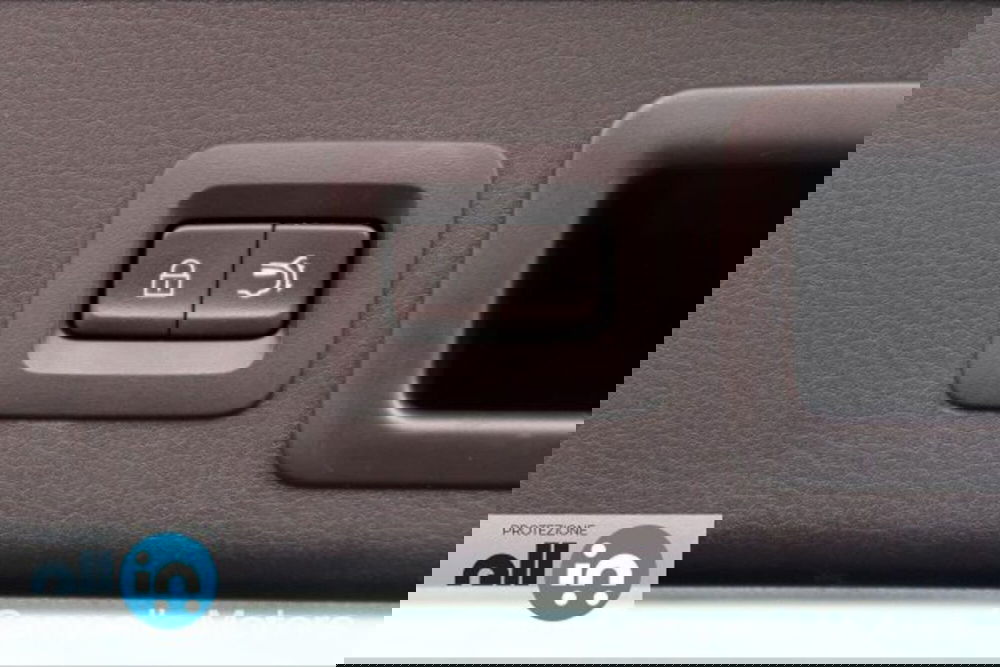 Mazda CX-30 usata a Venezia (17)