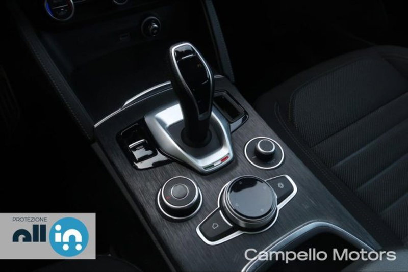 Alfa Romeo Stelvio usata a Venezia (12)