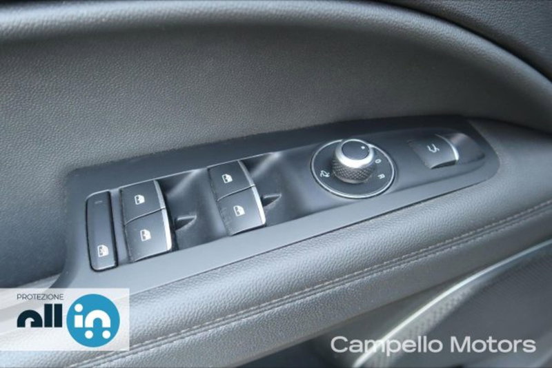 Alfa Romeo Stelvio usata a Venezia (15)