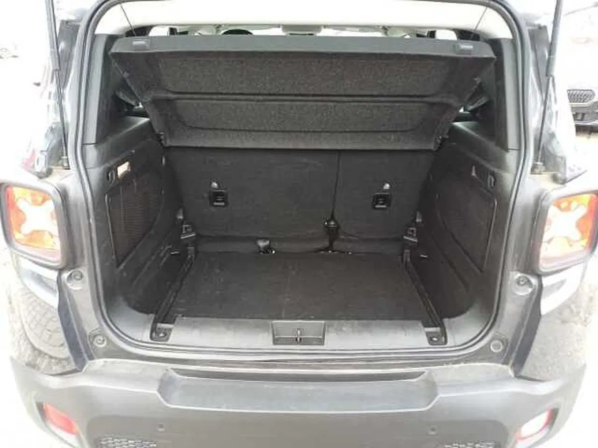 Jeep Renegade usata a Venezia (17)