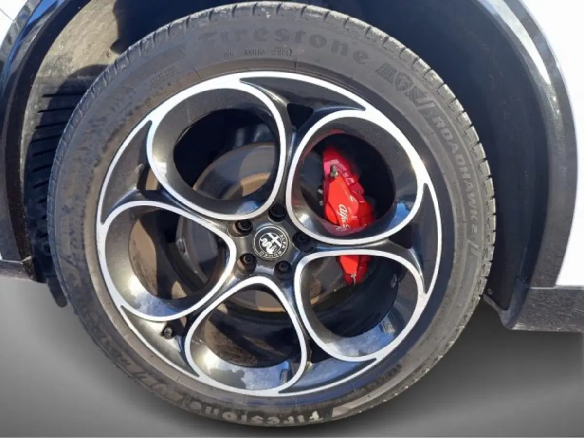 Alfa Romeo Stelvio usata a Frosinone (7)