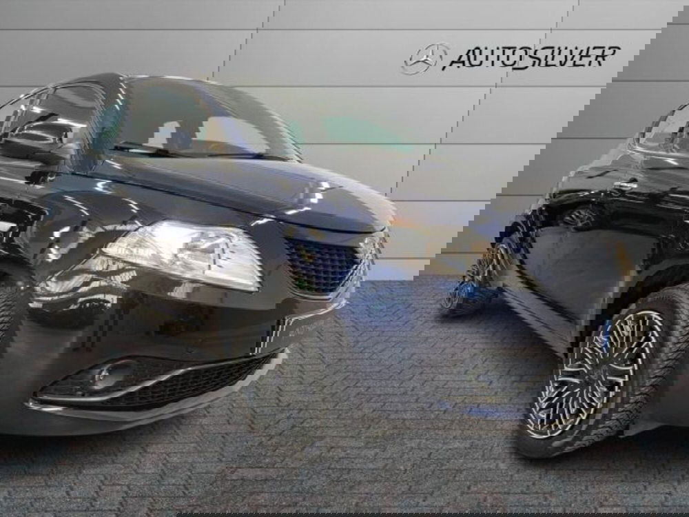 Lancia Ypsilon usata a Verona