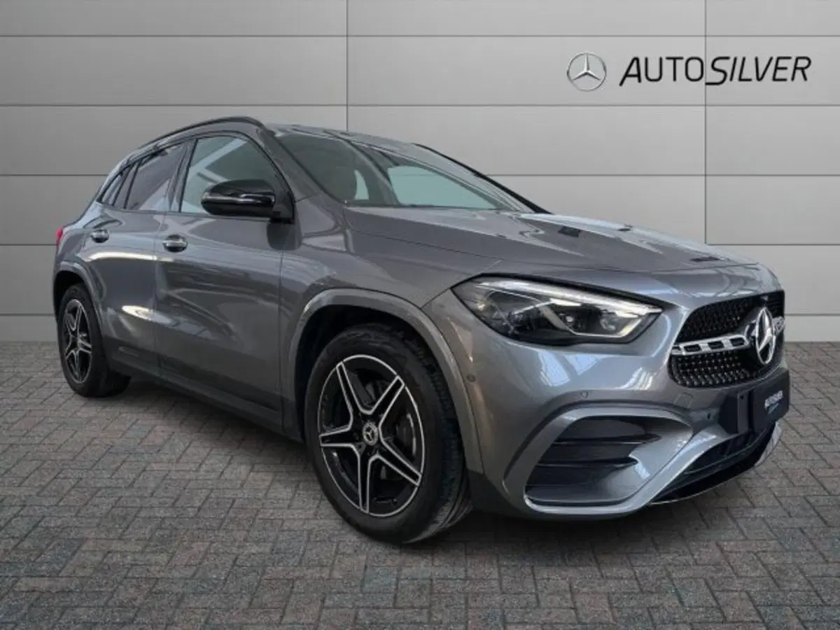 Mercedes-Benz GLA SUV nuova a Verona