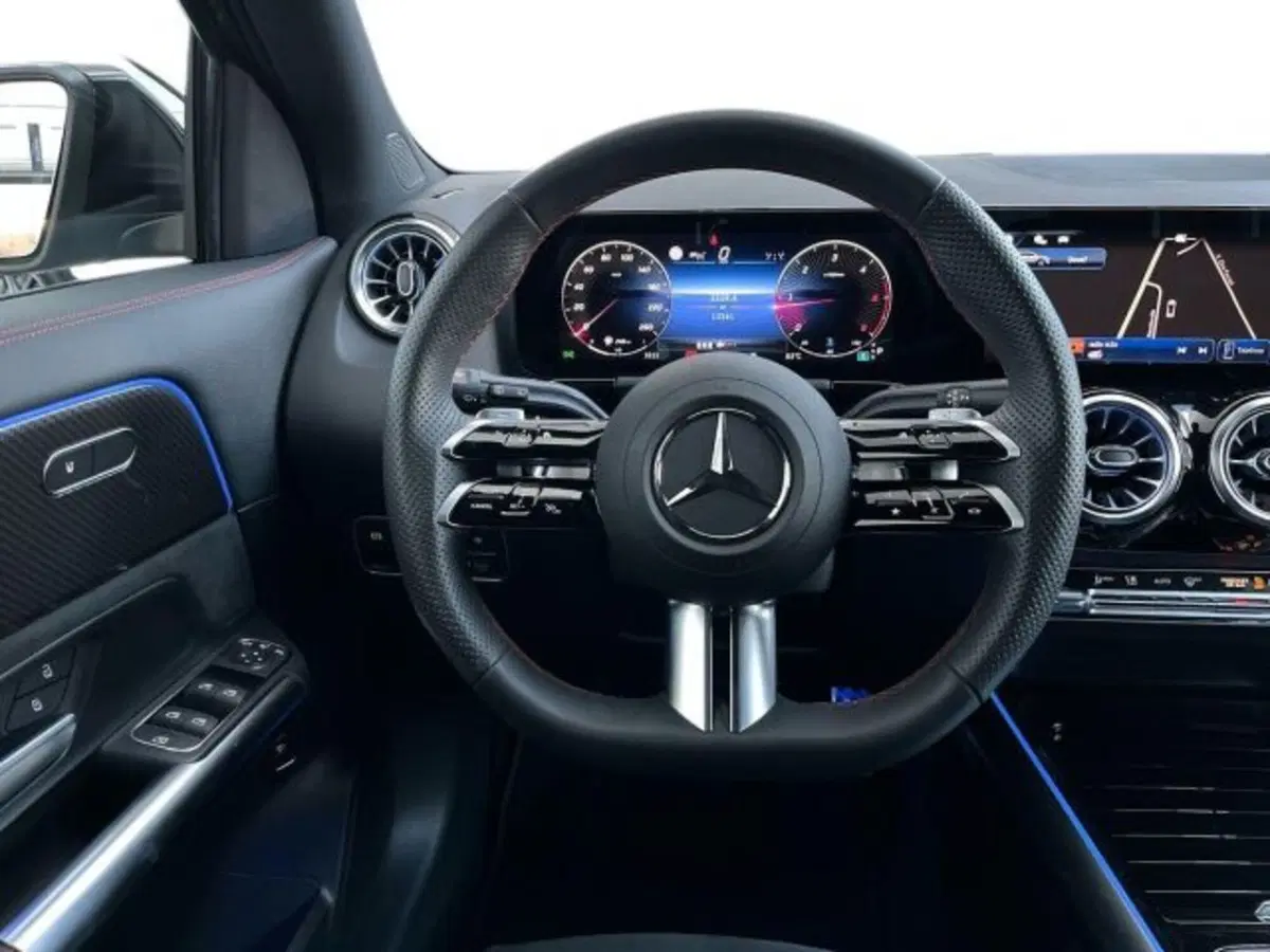 Mercedes-Benz GLA SUV nuova a Verona (10)