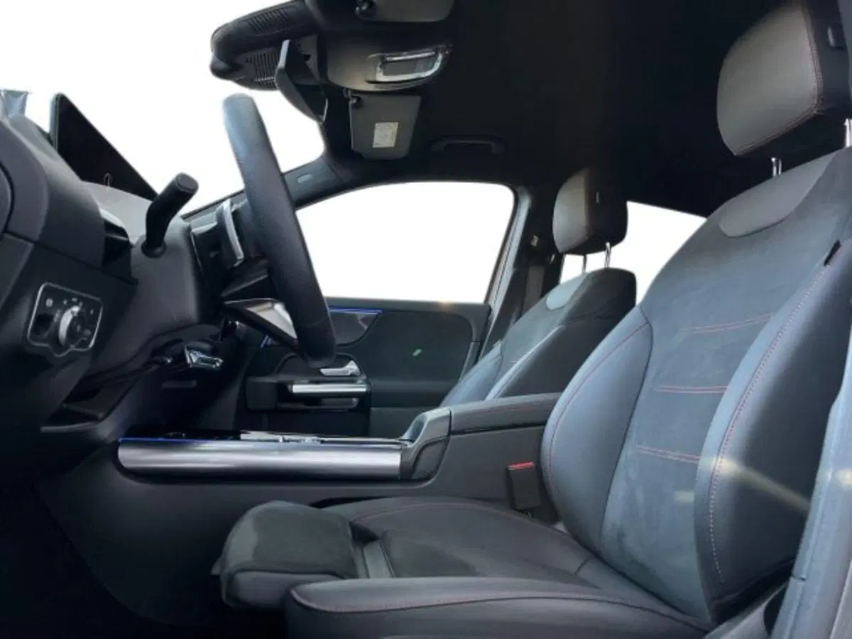 Mercedes-Benz GLA SUV nuova a Verona (9)