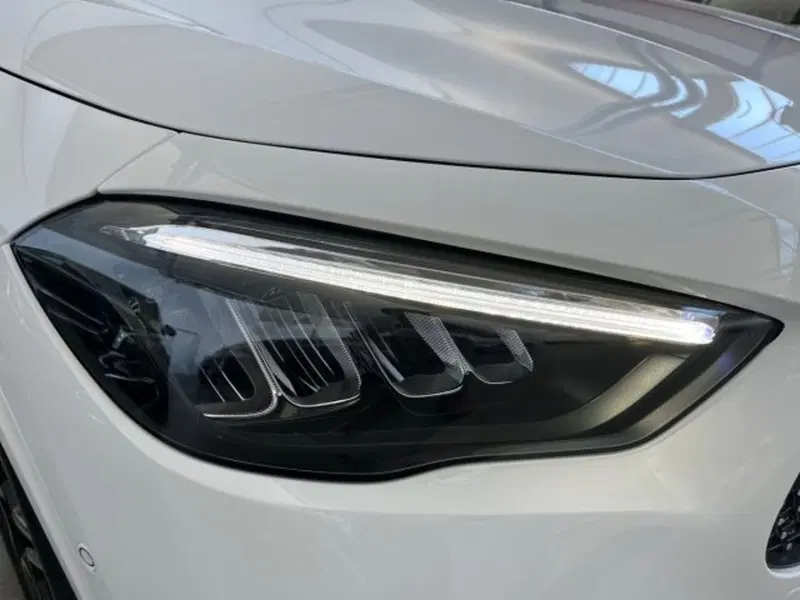 Mercedes-Benz GLA SUV nuova a Verona (16)