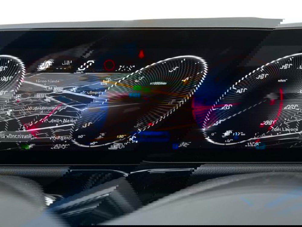 Mercedes-Benz GLA SUV nuova a Verona (7)