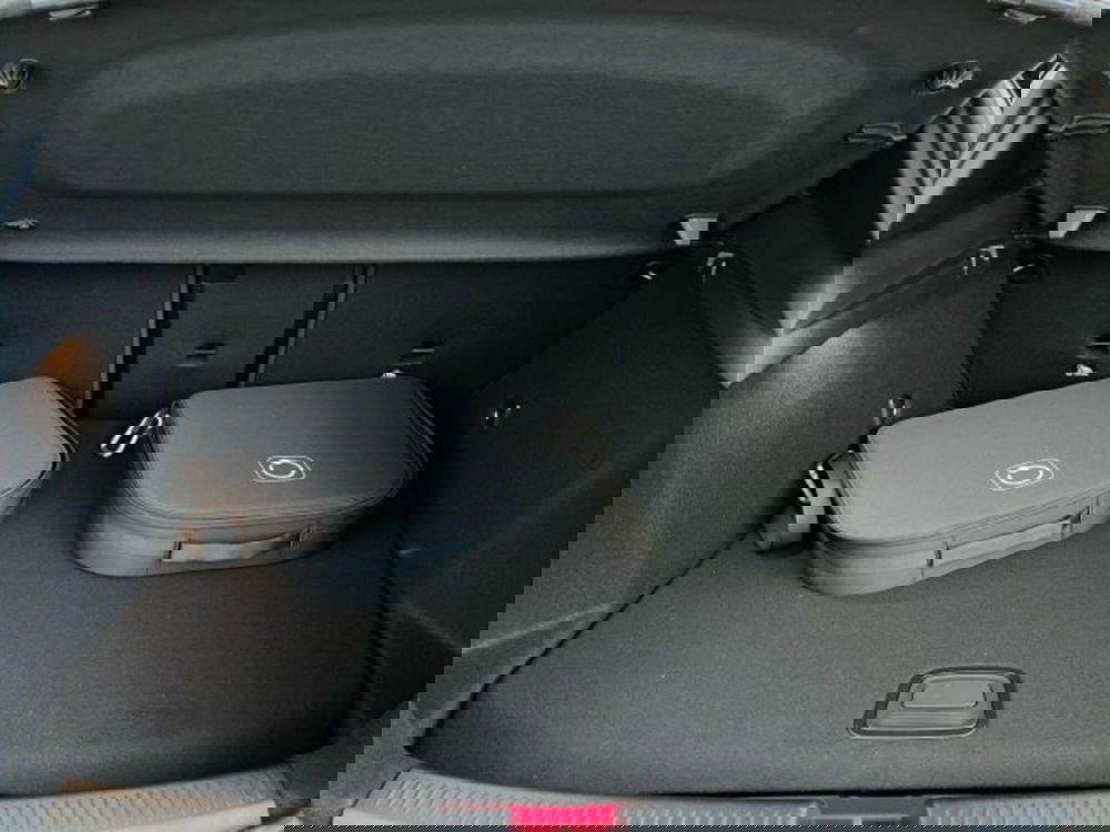 Mercedes-Benz Classe A Sedan nuova a Verona (13)