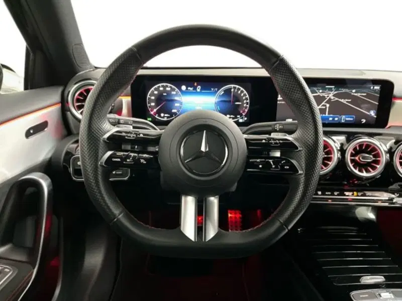 Mercedes-Benz Classe A Sedan nuova a Verona (10)