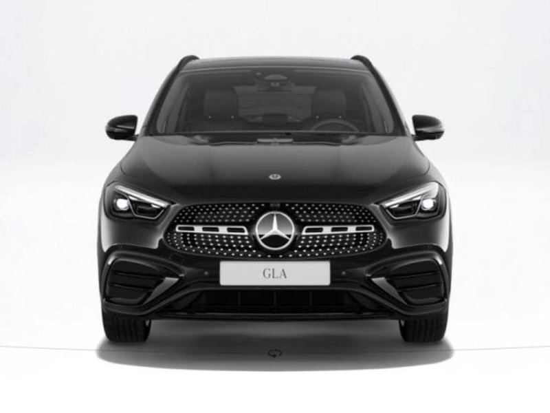 Mercedes-Benz GLA SUV nuova a Verona (3)