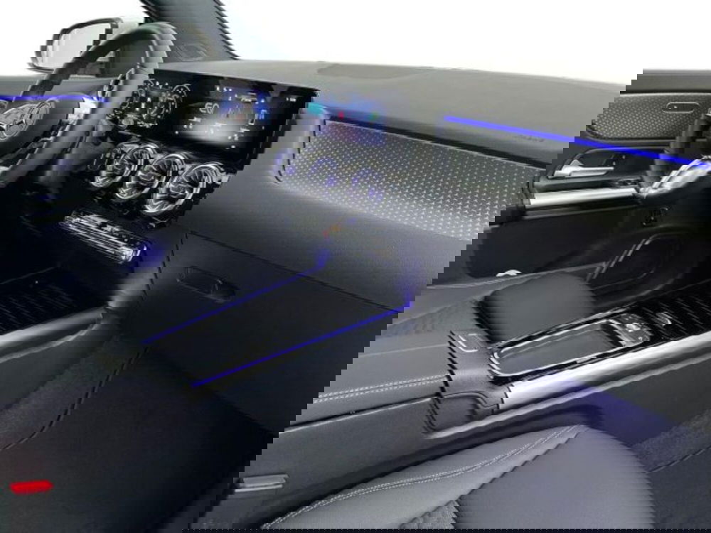 Mercedes-Benz EQA nuova a Verona (15)