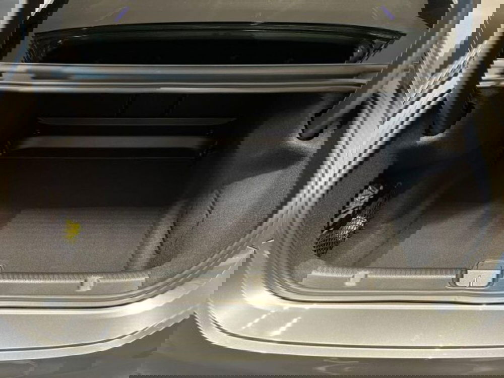 Mercedes-Benz EQE nuova a Verona (12)