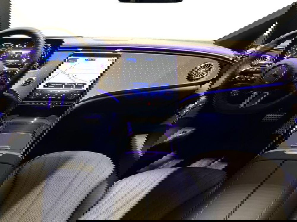 Mercedes-Benz EQE nuova a Verona (8)