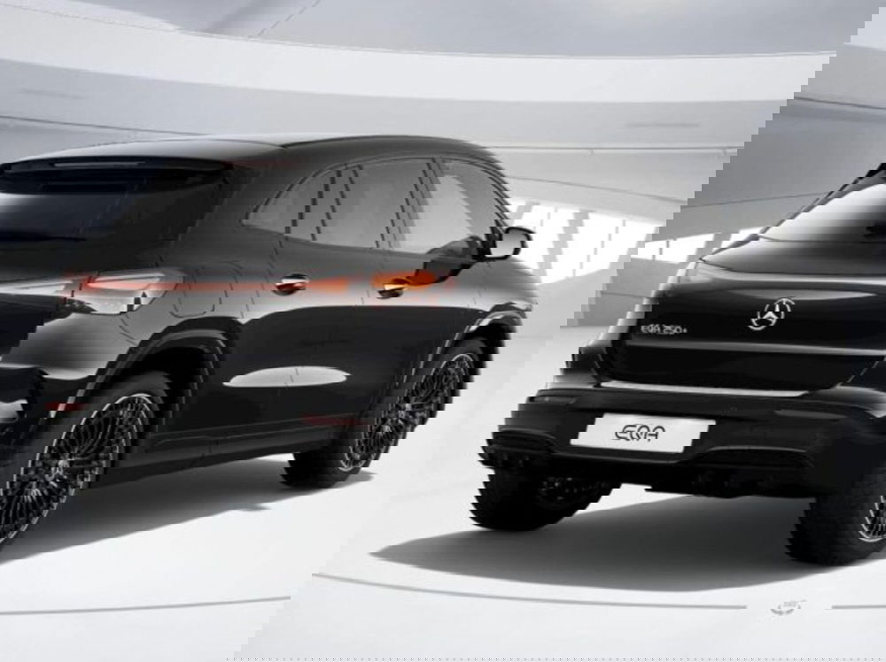 Mercedes-Benz EQA nuova a Verona (3)