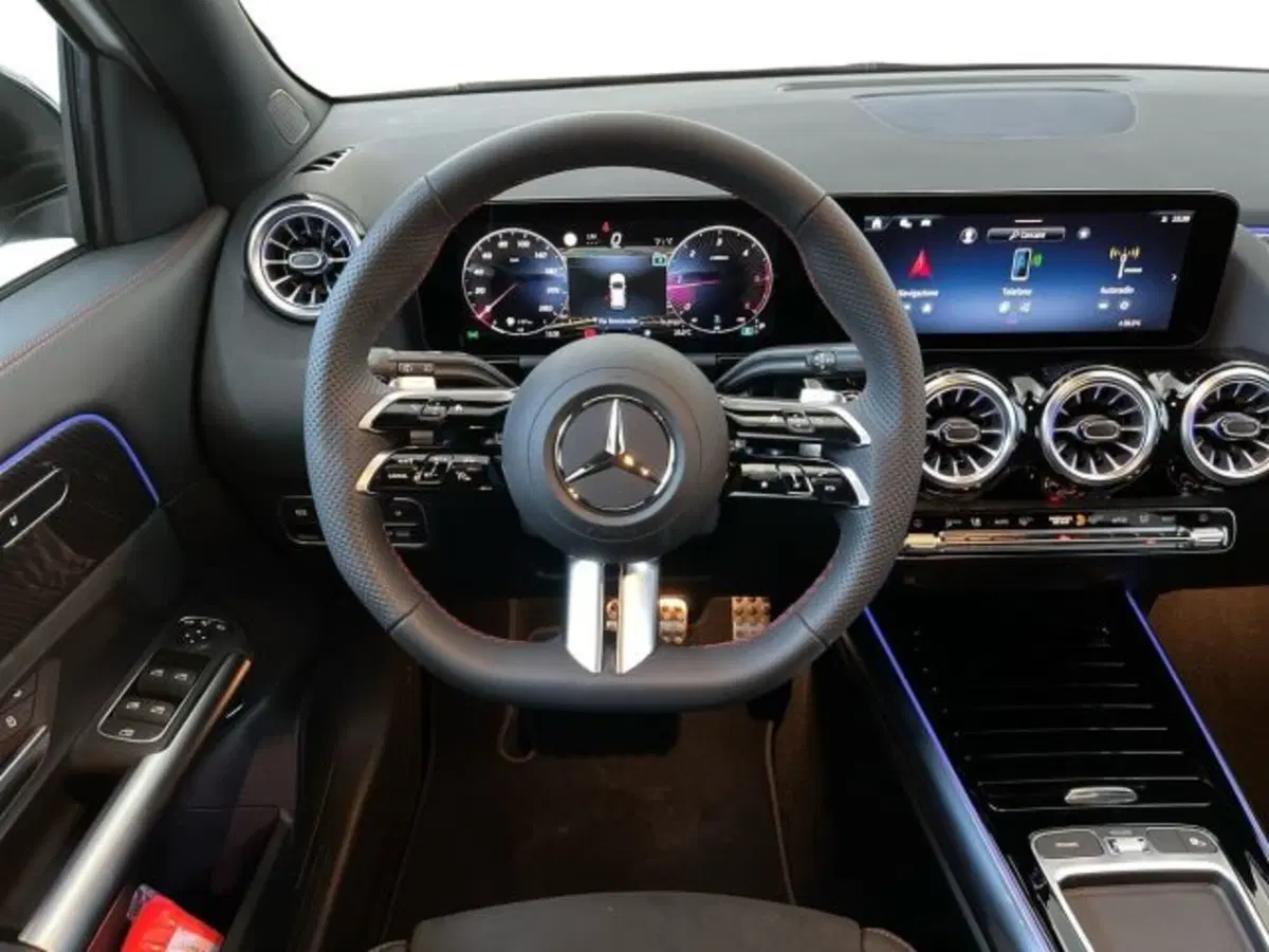 Mercedes-Benz GLA SUV nuova a Verona (4)