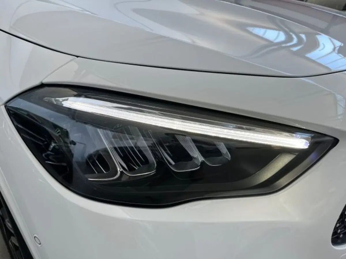 Mercedes-Benz GLA SUV nuova a Verona (16)