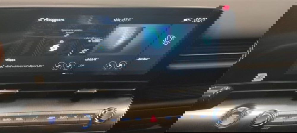 Hyundai Kona nuova a Bari (13)