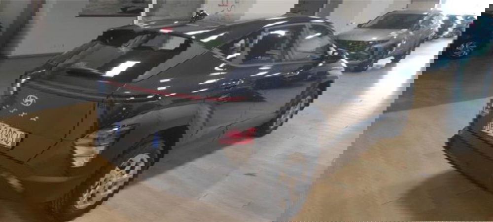 Hyundai Kona nuova a Bari (4)