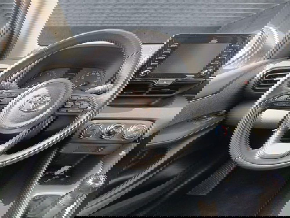 Toyota Yaris usata a Bari (14)