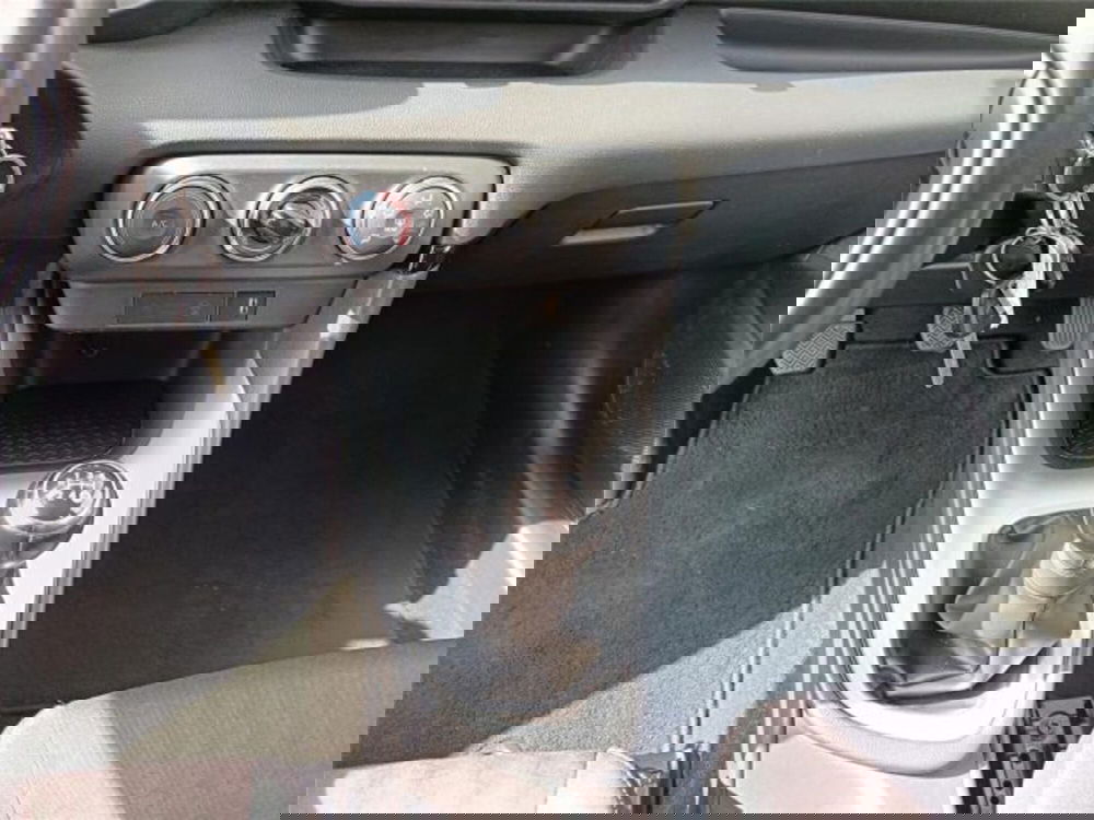 Toyota Yaris usata a Bari (19)