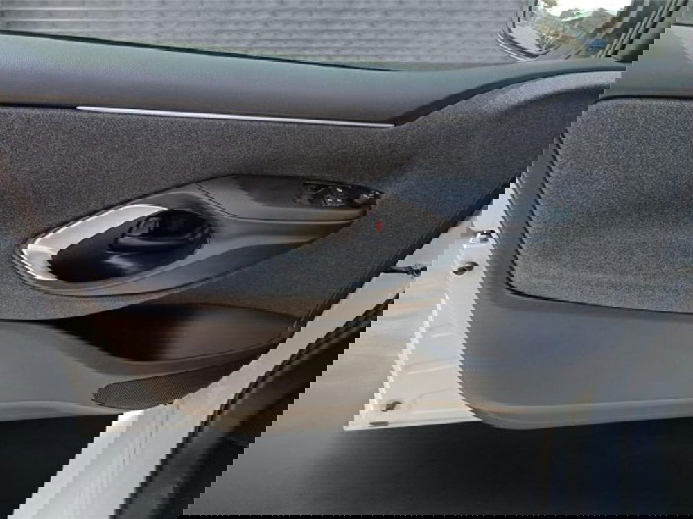 Toyota Yaris usata a Bari (9)