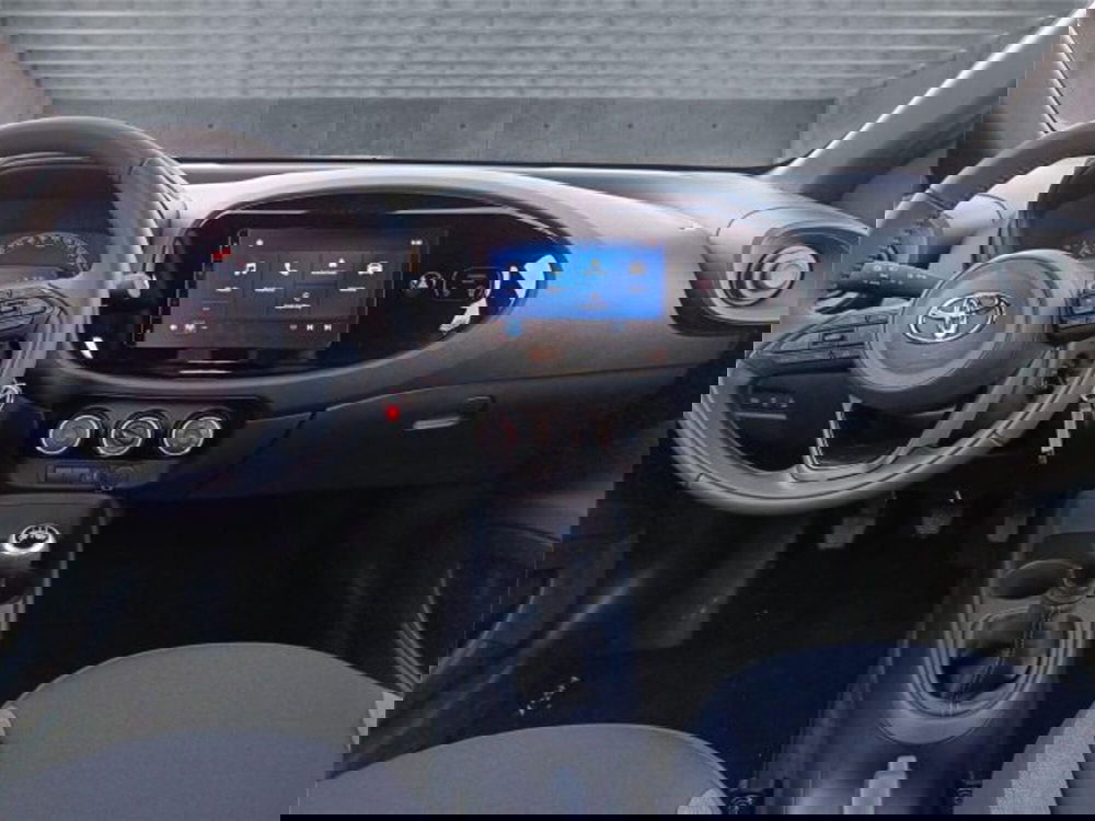 Toyota Aygo X nuova a Bari (13)