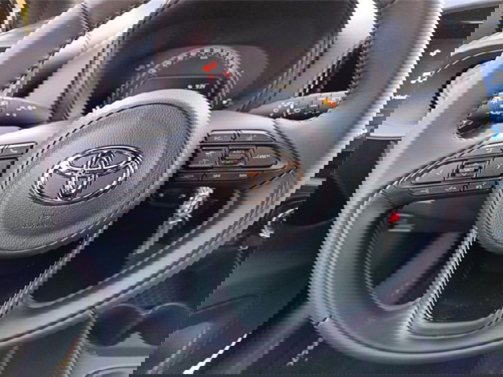 Toyota Aygo X nuova a Bari (15)