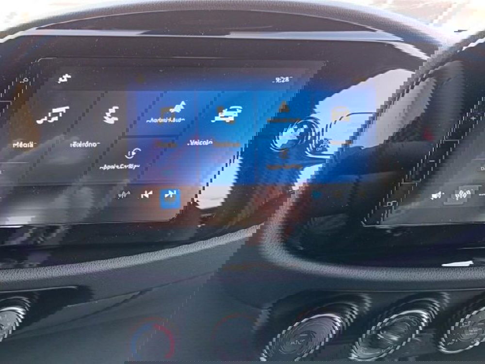 Toyota Aygo X nuova a Bari (17)