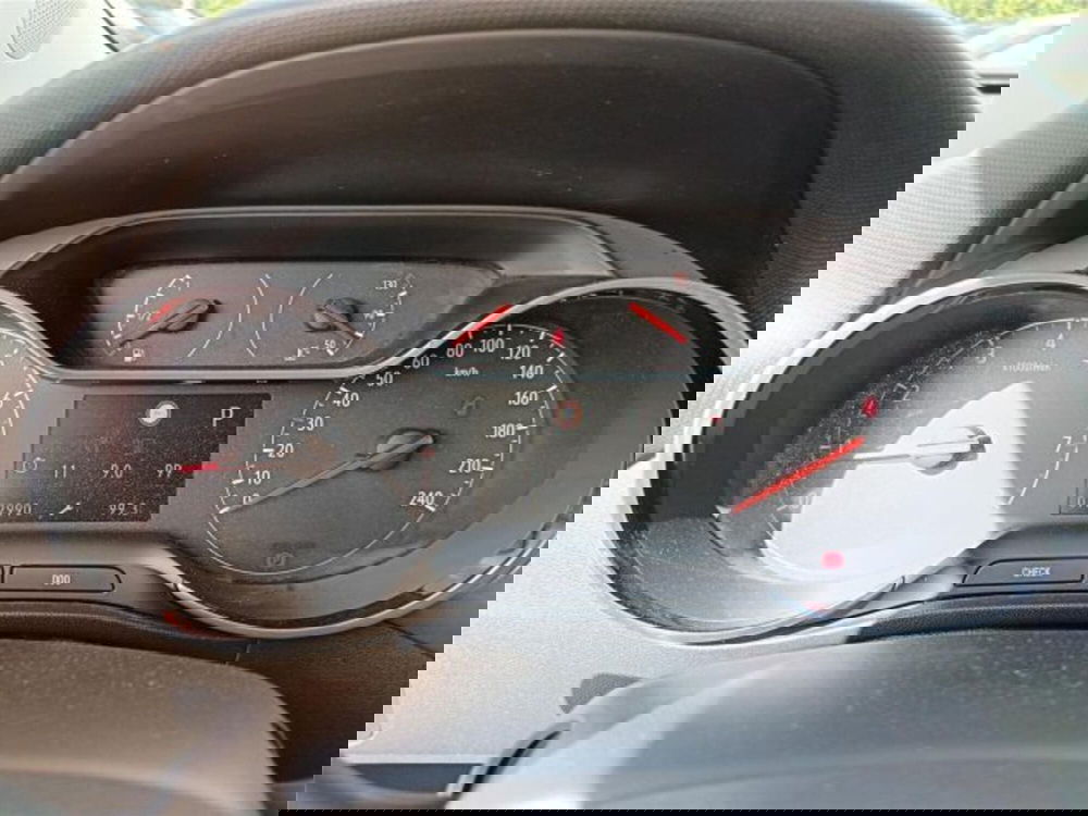 Opel Crossland usata a Bari (16)