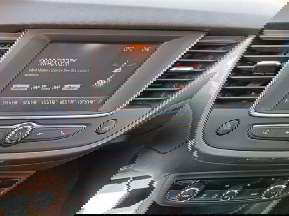 Opel Crossland usata a Bari (17)