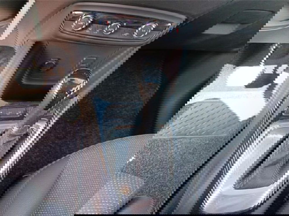 Opel Crossland usata a Bari (19)