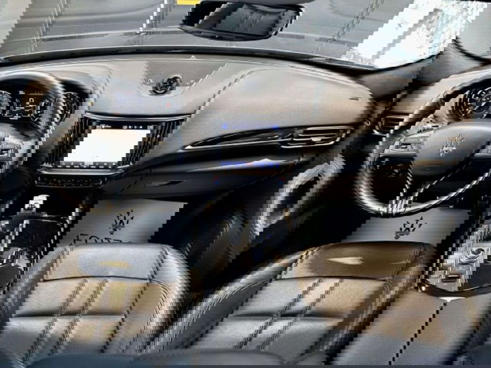 Maserati Levante usata a Torino (15)