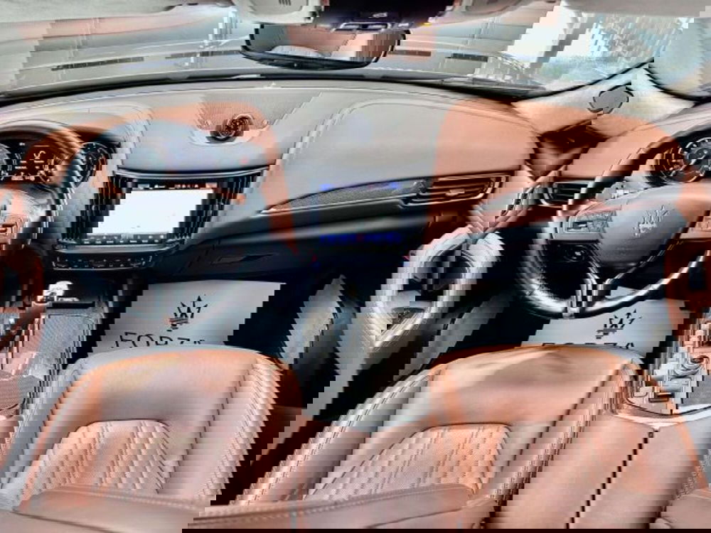 Maserati Levante usata a Torino (15)