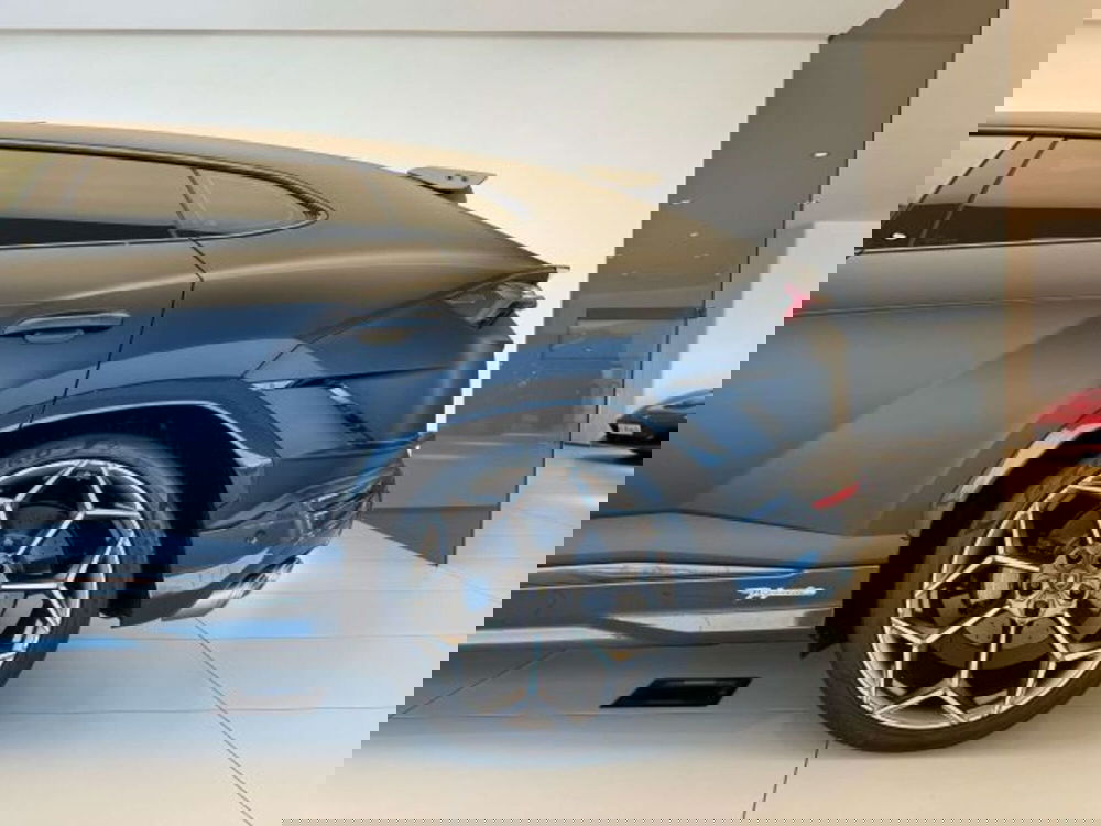 Lamborghini Urus usata a Torino (13)
