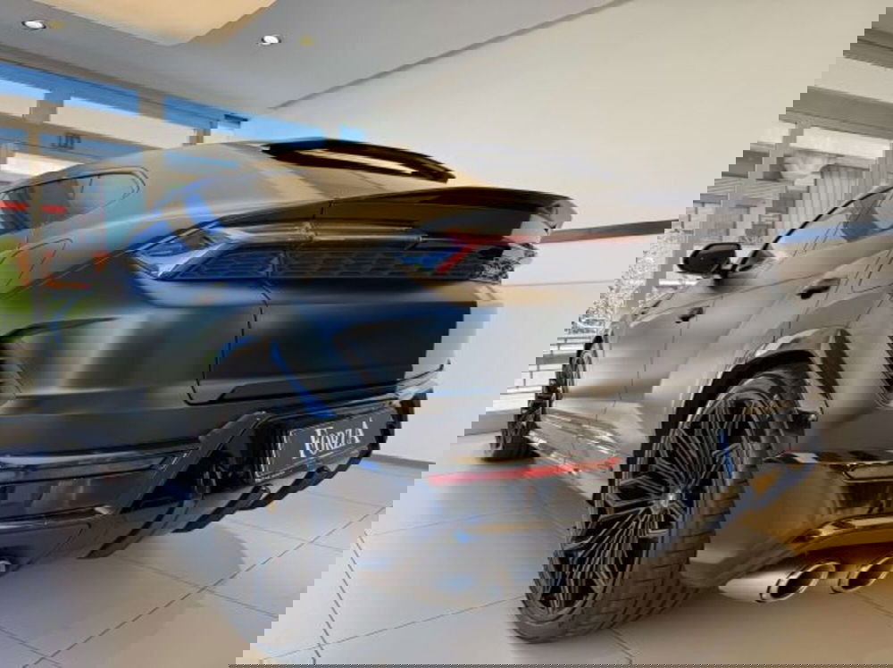 Lamborghini Urus usata a Torino (13)