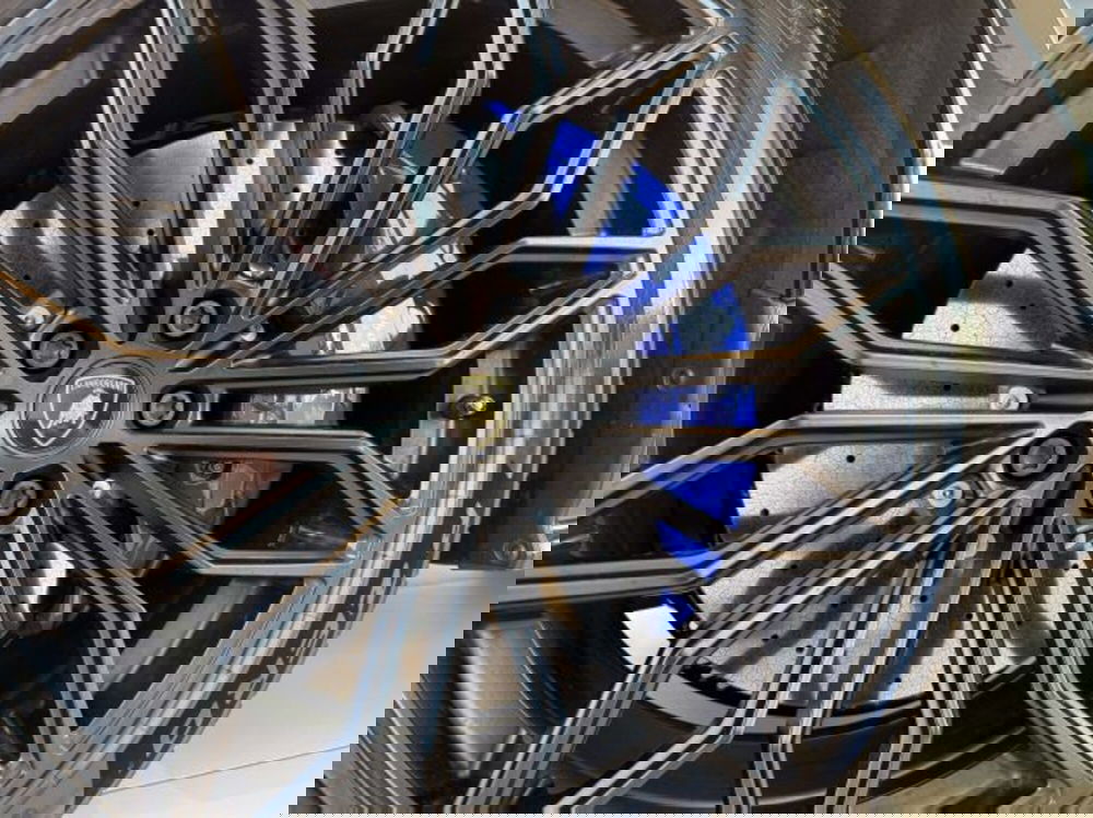 Lamborghini Urus usata a Torino (4)