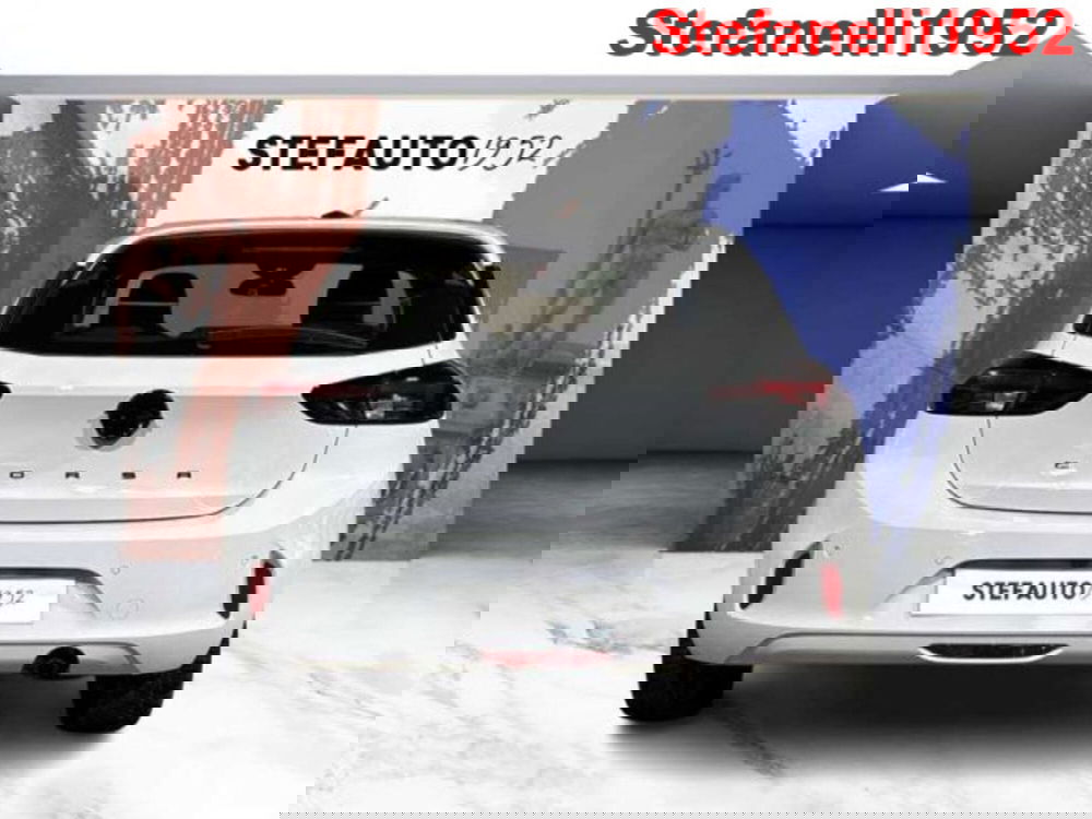 Opel Corsa nuova a Bologna (18)