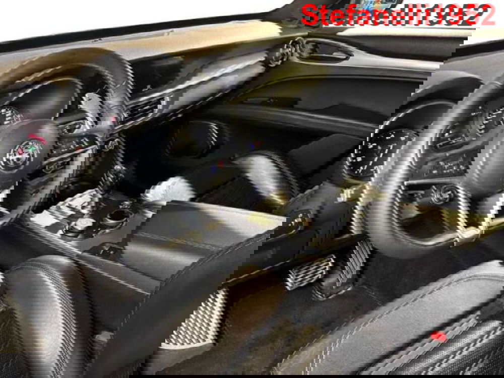 Alfa Romeo Stelvio usata a Bologna (11)