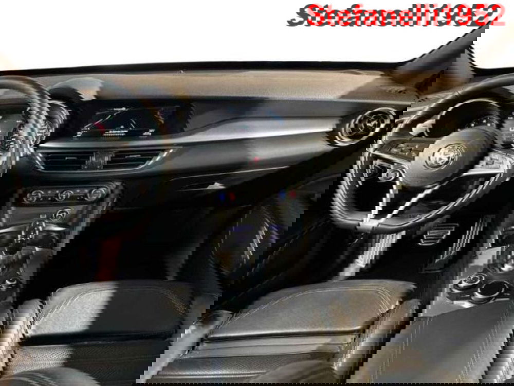 Alfa Romeo Stelvio usata a Bologna (13)