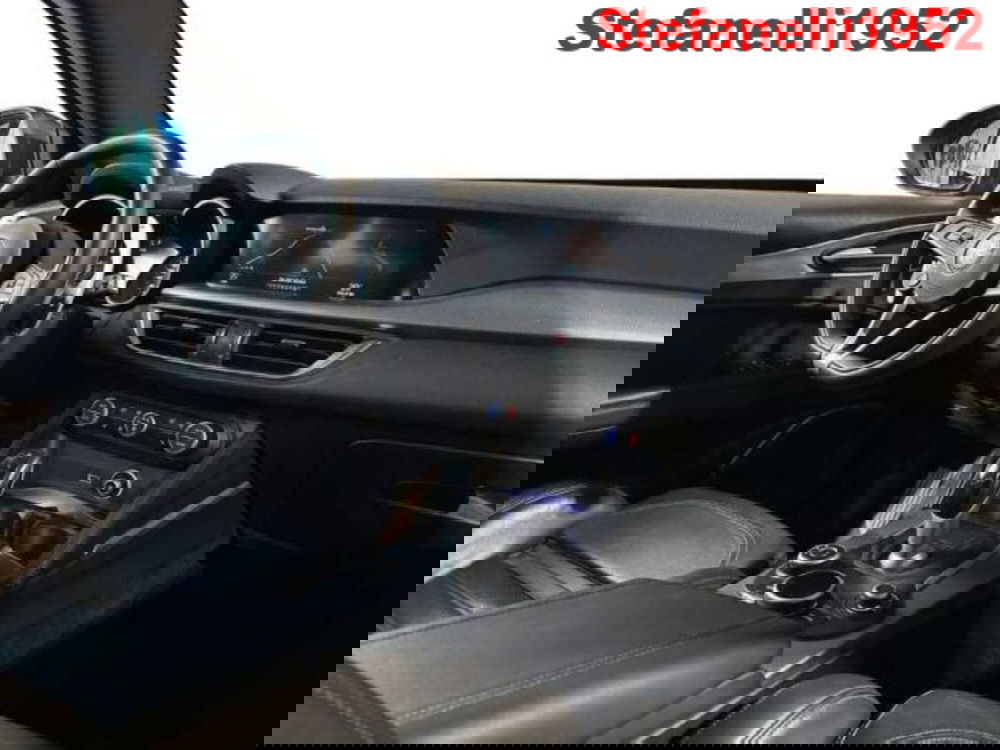 Alfa Romeo Stelvio usata a Bologna (15)