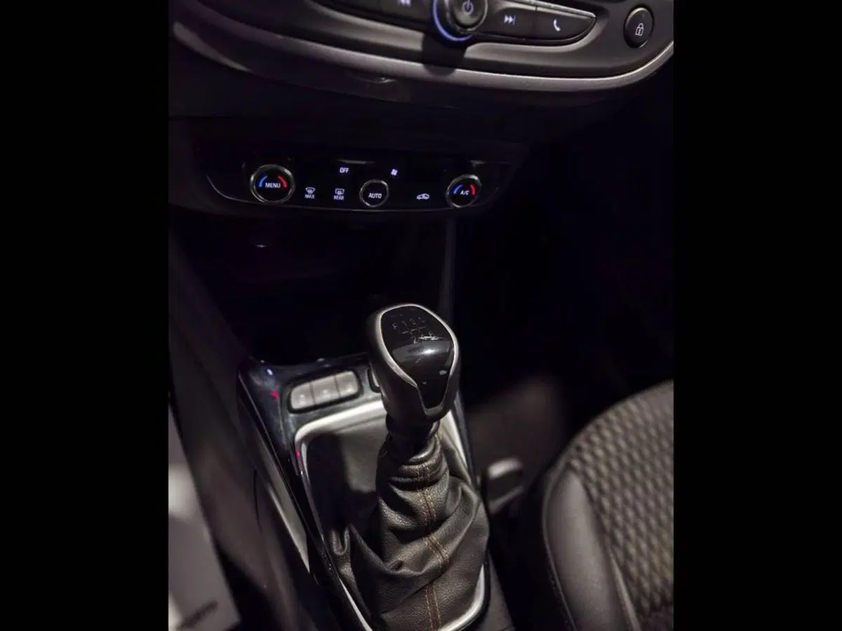 Opel Crossland X usata a Torino (10)