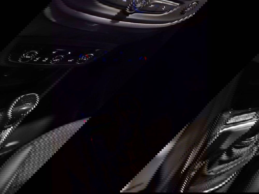 Opel Crossland X usata a Torino (10)