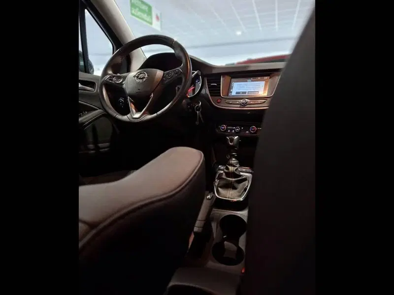 Opel Crossland X usata a Torino (12)