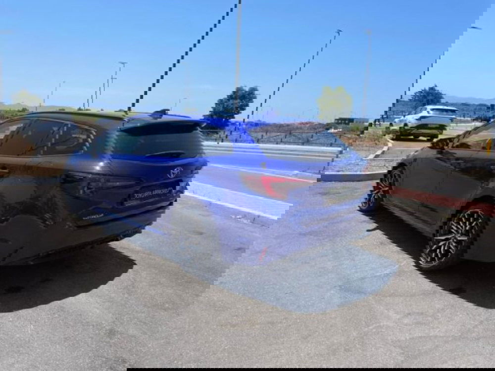 Toyota Corolla Touring Sports nuova a Sassari (4)