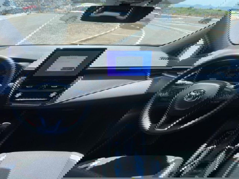 Toyota Corolla Touring Sports nuova a Sassari (6)