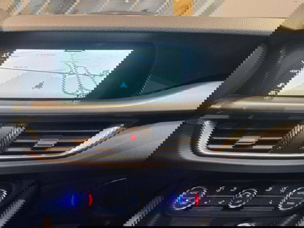 Alfa Romeo Stelvio usata a Vercelli (15)