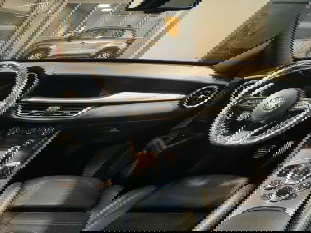 Alfa Romeo Stelvio usata a Vercelli (9)